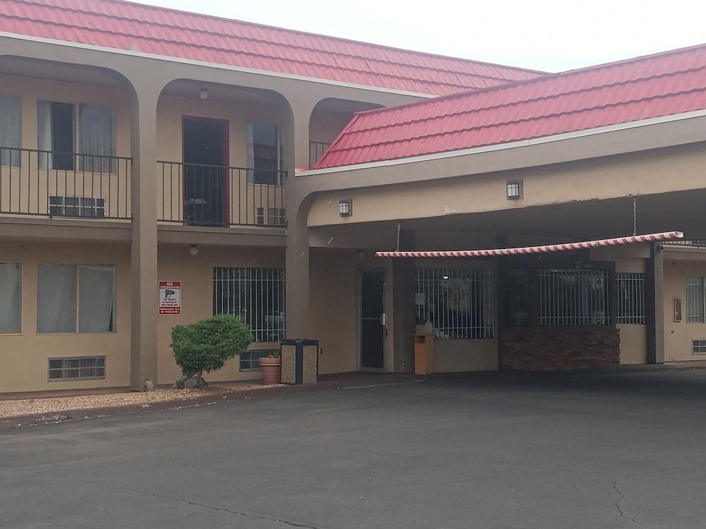 Midtown Inn & Suites Albuquerque Buitenkant foto