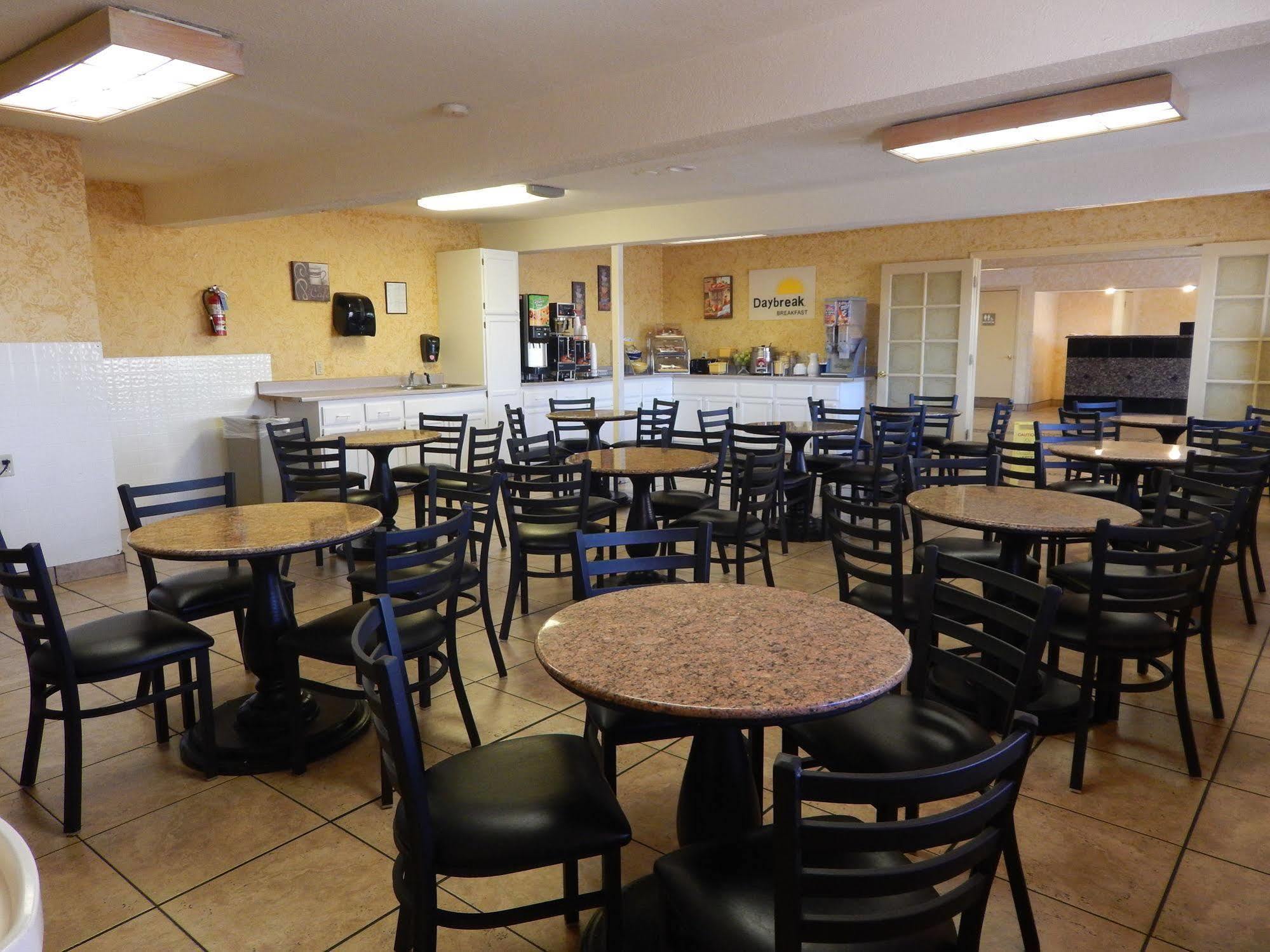 Midtown Inn & Suites Albuquerque Buitenkant foto