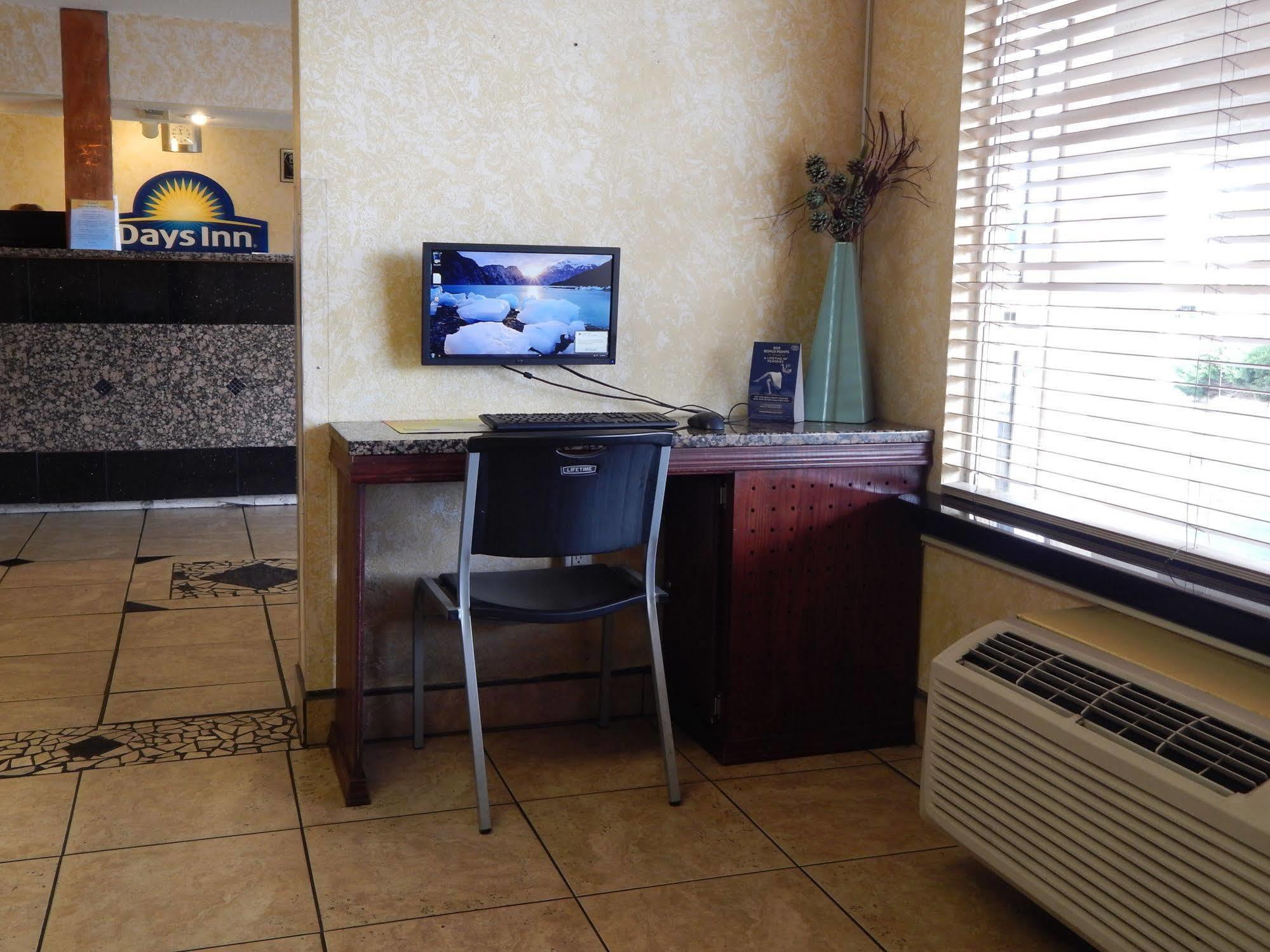 Midtown Inn & Suites Albuquerque Buitenkant foto